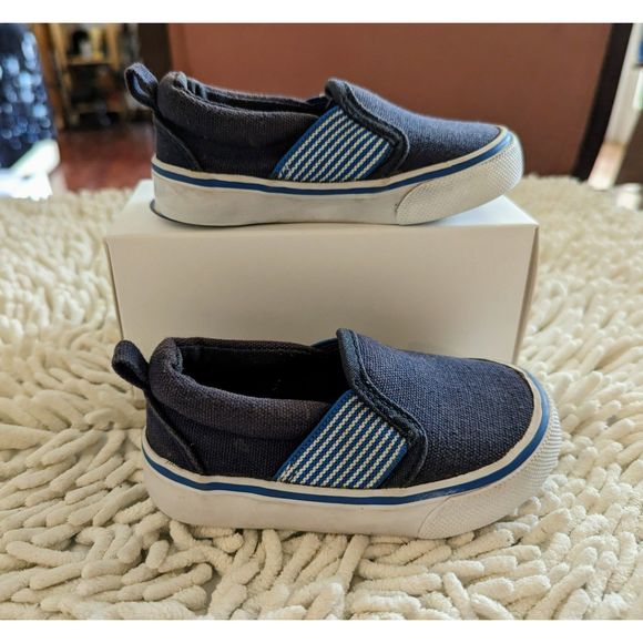 Bundle of 2 boys sneakers (Surprize & Genunine Kids from Oshkosh)   SZ 5 - Picture 9 of 12